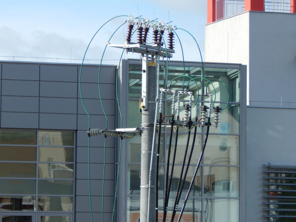 Widok linii energetycznych z góry